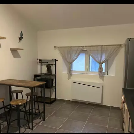 Chez Aurelie Apartment *